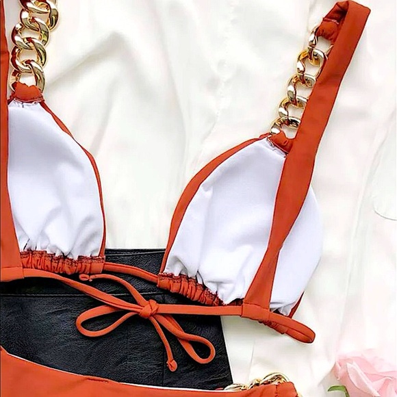 TRIANGLE CHAIN ACCENT BIKINI - Picture 7 of 8